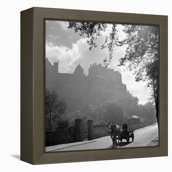 Edinburgh Castle 1910-Staff-Framed Premier Image Canvas