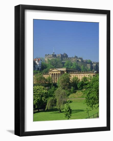 Edinburgh Castle and National Gallery, Edinburgh, Lothian, Scotland, UK, Europe-Roy Rainford-Framed Photographic Print