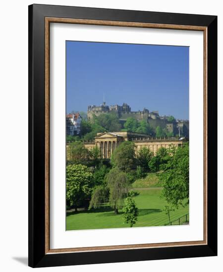 Edinburgh Castle and National Gallery, Edinburgh, Lothian, Scotland, UK, Europe-Roy Rainford-Framed Photographic Print