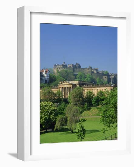 Edinburgh Castle and National Gallery, Edinburgh, Lothian, Scotland, UK, Europe-Roy Rainford-Framed Photographic Print