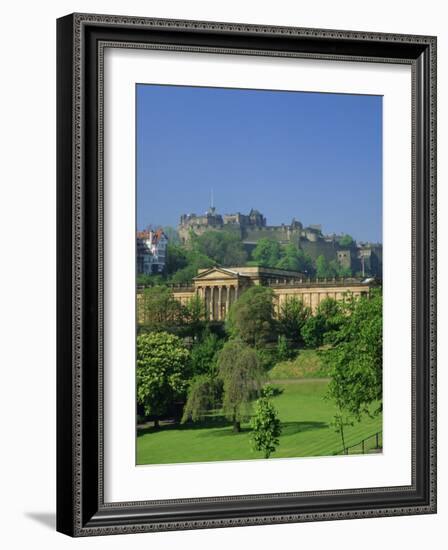Edinburgh Castle and National Gallery, Edinburgh, Lothian, Scotland, UK, Europe-Roy Rainford-Framed Photographic Print