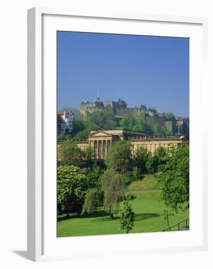 Edinburgh Castle and National Gallery, Edinburgh, Lothian, Scotland, UK, Europe-Roy Rainford-Framed Photographic Print