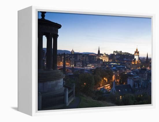 Edinburgh Cityscape at Dusk Towards Edinburgh Castle, Edinburgh, Lothian, Scotland, Uk-Amanda Hall-Framed Premier Image Canvas