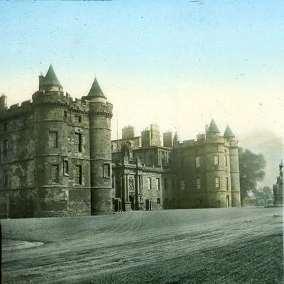 'Edinburgh (Scotland), Facade of Holyrood Palace' Photographic Print