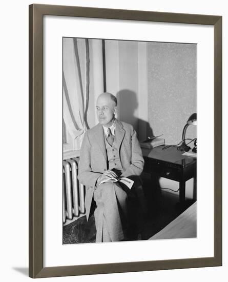 Edward Hopper, c.1937-Harris & Ewing-Framed Photographic Print