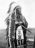 Sioux Medicine Man, c1907-Edward S. Curtis-Giclee Print