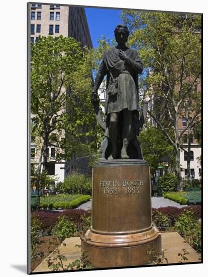 Edwin Booth Statue in Gramercy Park, New York City, New York, USA-Richard Cummins-Mounted Photographic Print
