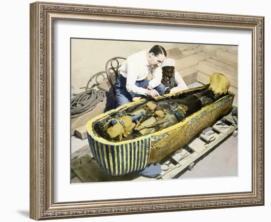 Egypt-1922 : English archaeologist Howard Carter (1873-1939) and an Egyptian assistant-English Photographer-Framed Giclee Print