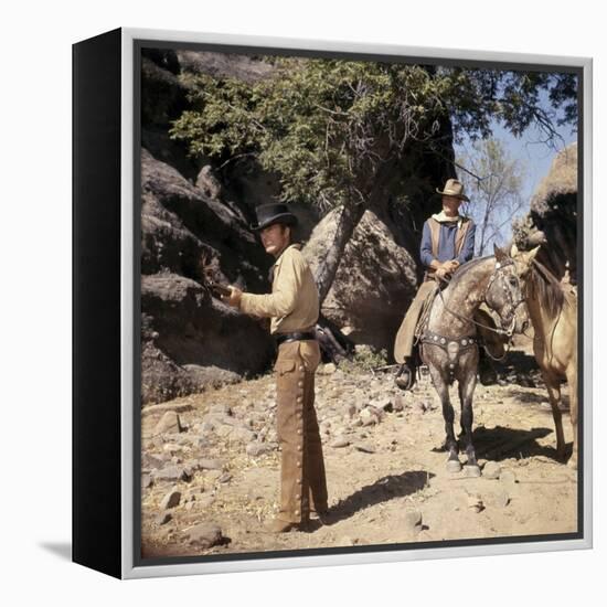 EL DORADO, 1967 directed by HOWARD HAWKS James Caan and John Wayne (photo)-null-Framed Stretched Canvas