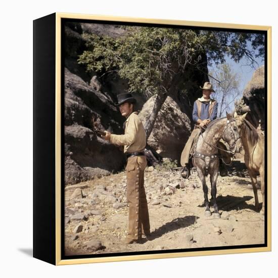 EL DORADO, 1967 directed by HOWARD HAWKS James Caan and John Wayne (photo)-null-Framed Stretched Canvas