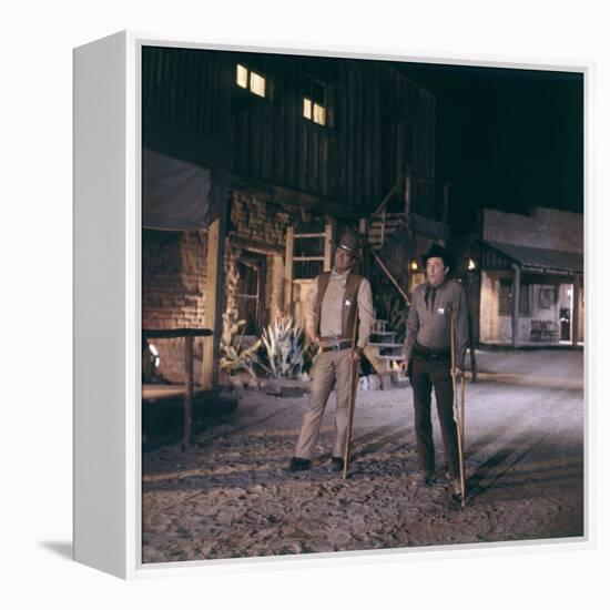 EL DORADO, 1967 directed by HOWARD HAWKS John Wayne and Robert Mitchum (photo)-null-Framed Stretched Canvas