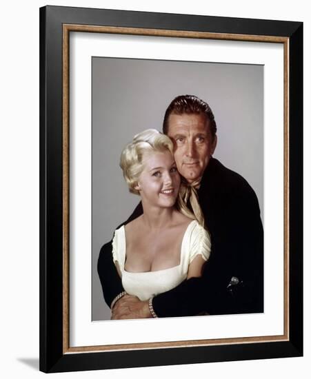 El Perdido (The Last Sunset) by Robert Aldrich with Carol Lynley and Kirk Douglas, 1961 (photo)-null-Framed Photo