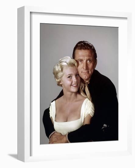 El Perdido (The Last Sunset) by Robert Aldrich with Carol Lynley and Kirk Douglas, 1961 (photo)-null-Framed Photo