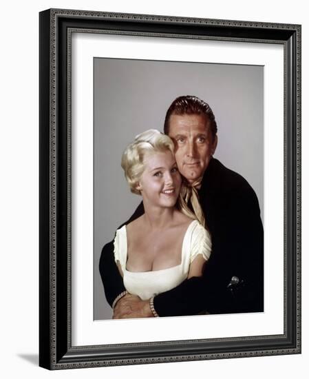 El Perdido (The Last Sunset) by Robert Aldrich with Carol Lynley and Kirk Douglas, 1961 (photo)-null-Framed Photo