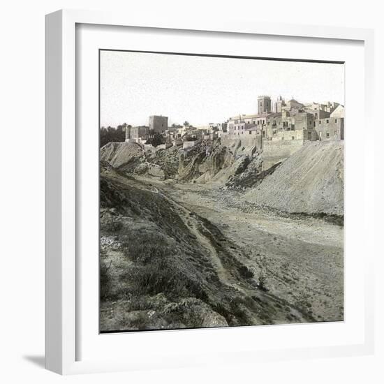 Elche (Spain), View of the West Side of the City, Circa 1885-1890-Leon, Levy et Fils-Framed Photographic Print