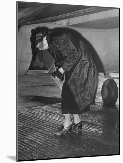 Eleanor Roosevelt Examining Rear Turret-Gunner's Compartment under the Tail Assembly of US Bomber-null-Mounted Photographic Print
