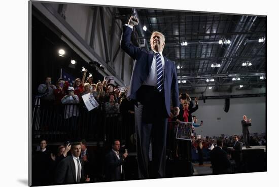 Election 2016 Trump-Evan Vucci-Mounted Photographic Print