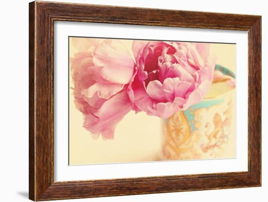 Elegant Vase-Sarah Gardner-Framed Photographic Print