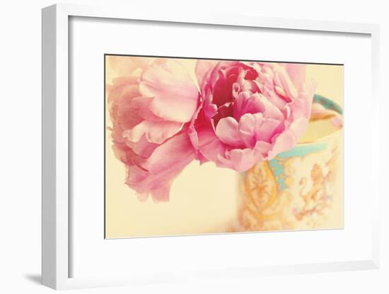 Elegant Vase-Sarah Gardner-Framed Photographic Print