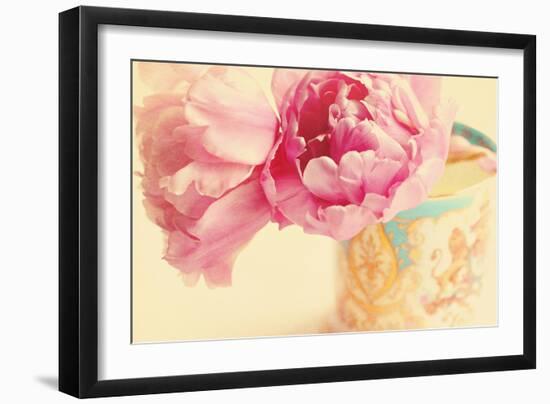 Elegant Vase-Sarah Gardner-Framed Photographic Print