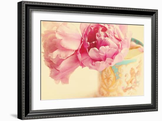 Elegant Vase-Sarah Gardner-Framed Photographic Print