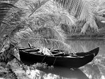 Kovalum, Kerala, India, Boat in Village-Elisa Cicinelli-Photographic Print