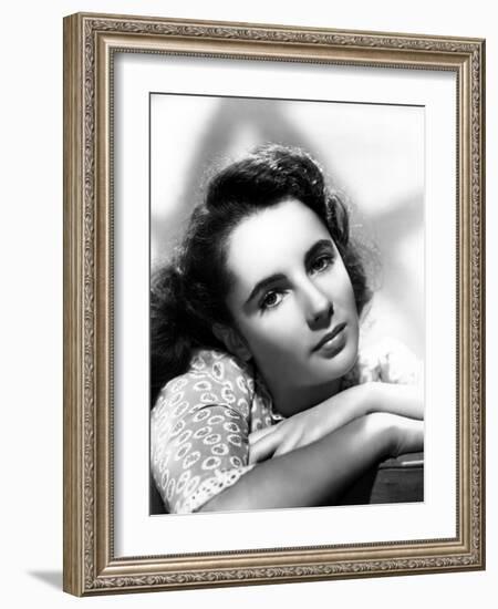 ELIZABETH TAYLOR 1944 (b/w photo)-null-Framed Photo