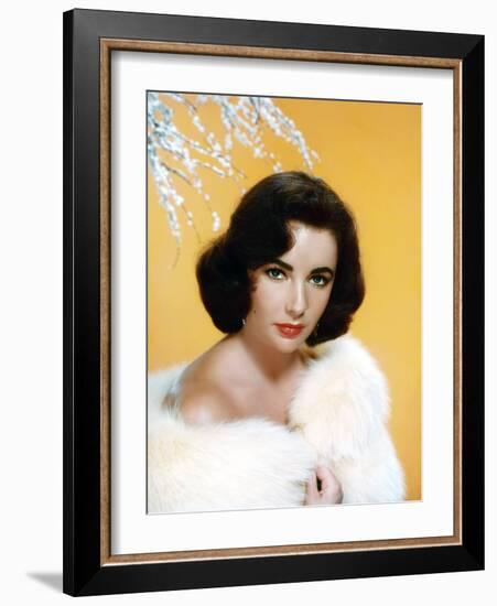 ELIZABETH TAYLOR, 1953 (photo)-null-Framed Photo