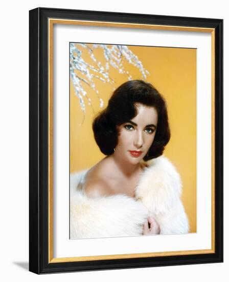 ELIZABETH TAYLOR, 1953 (photo)-null-Framed Photo