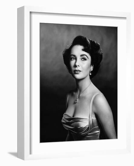 Elizabeth Taylor (b/w photo)-null-Framed Photo