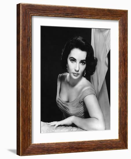 Elizabeth Taylor (b/w photo)-null-Framed Photo