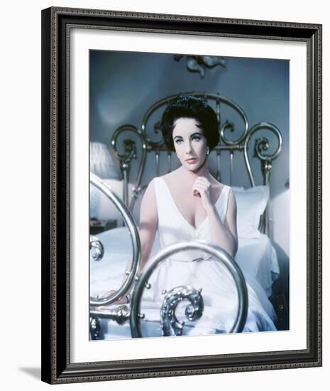 Elizabeth Taylor - Cat on a Hot Tin Roof-null-Framed Photo