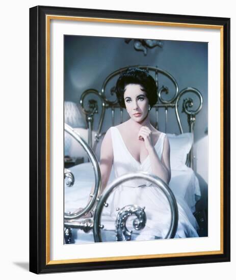 Elizabeth Taylor - Cat on a Hot Tin Roof-null-Framed Photo