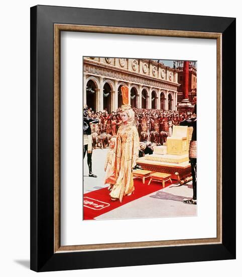 Elizabeth Taylor - Cleopatra-null-Framed Photo