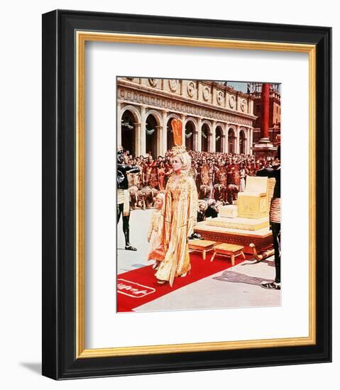 Elizabeth Taylor - Cleopatra-null-Framed Photo