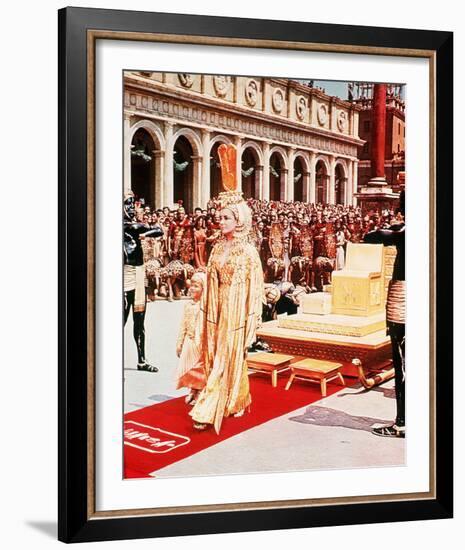 Elizabeth Taylor - Cleopatra-null-Framed Photo