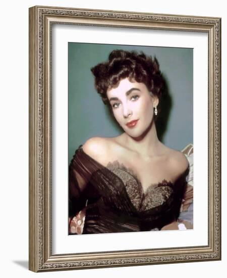 ELIZABETH TAYLOR early 50'S (photo)-null-Framed Photo