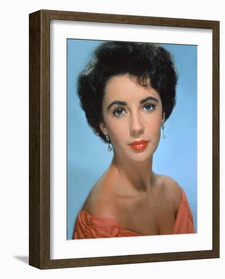 ELIZABETH TAYLOR early 50'S (photo)-null-Framed Photo