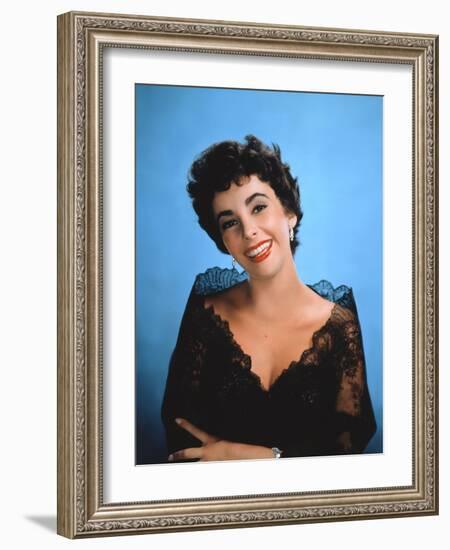 ELIZABETH TAYLOR in the 50's (photo)-null-Framed Photo