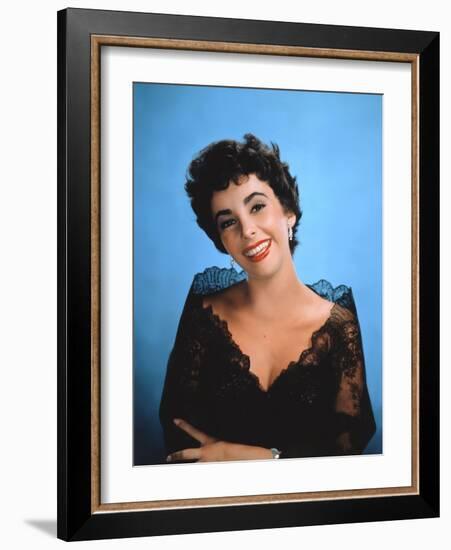 ELIZABETH TAYLOR in the 50's (photo)-null-Framed Photo