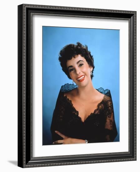 ELIZABETH TAYLOR in the 50's (photo)-null-Framed Photo