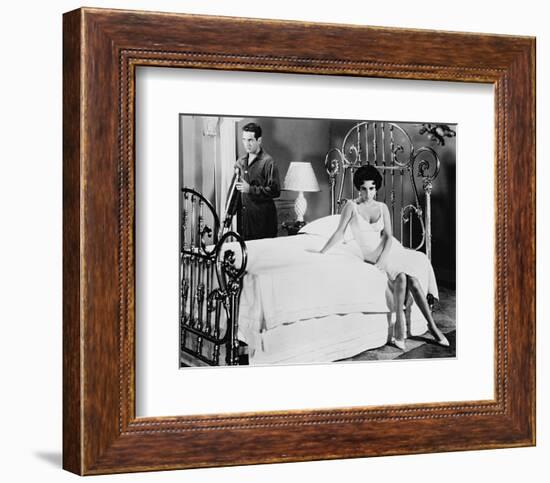 Elizabeth Taylor & Paul Newman-null-Framed Photo