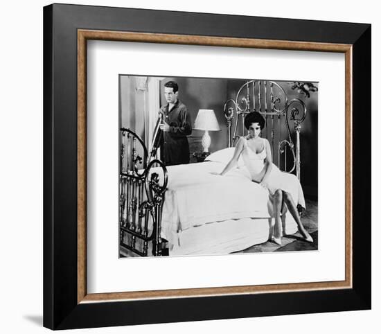 Elizabeth Taylor & Paul Newman-null-Framed Photo