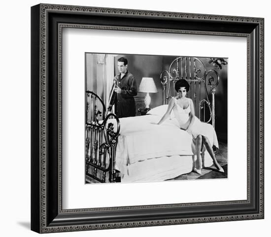 Elizabeth Taylor & Paul Newman-null-Framed Photo