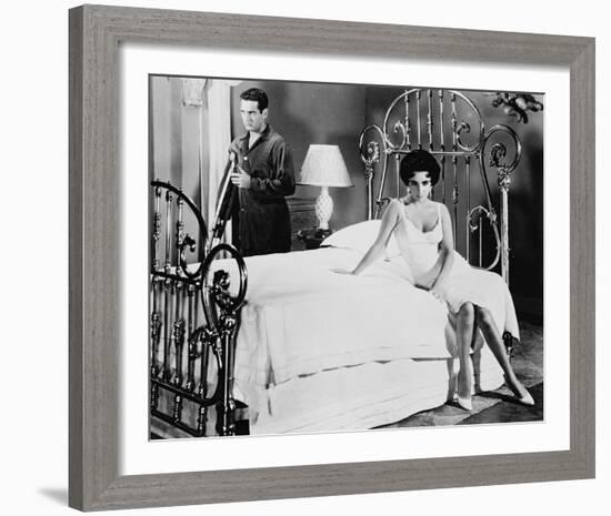 Elizabeth Taylor & Paul Newman-null-Framed Photo