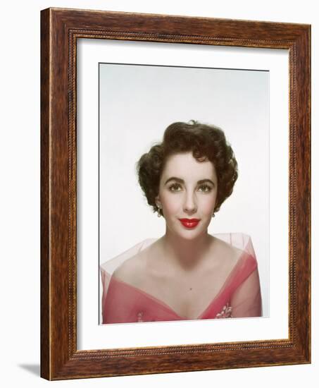 Elizabeth Taylor (photo)-null-Framed Photo