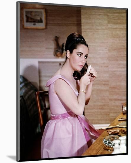 Elizabeth Taylor, The V.I.P.s (1963)-null-Mounted Photo