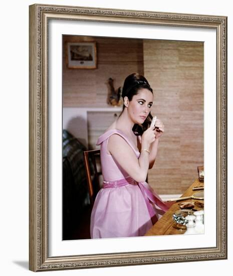 Elizabeth Taylor, The V.I.P.s (1963)-null-Framed Photo