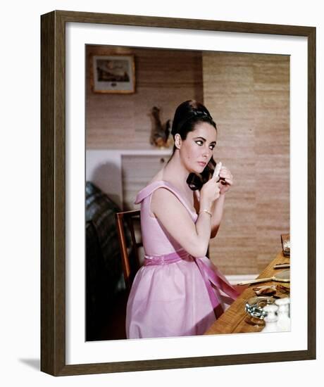 Elizabeth Taylor, The V.I.P.s (1963)-null-Framed Photo