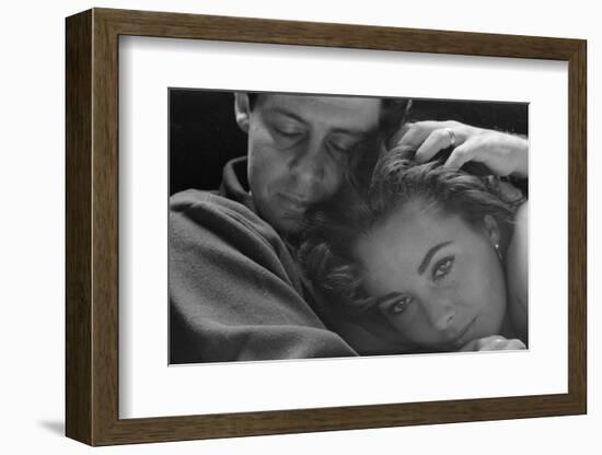 Elizabeth Taylor with husband Eddie Fisher, c.1960-Toni Frissell-Framed Photographic Print